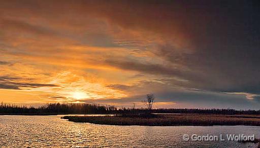 Rideau-Canal-Sunset_18979-81.jpg - Photographed along the Rideau Canal Waterway at Smiths Falls, Ontario, Canada.