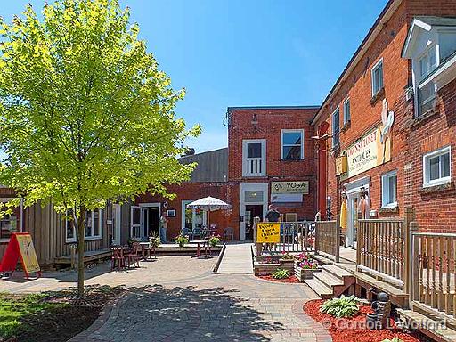 Davidson's-Courtyard_DSCF03702.jpg - Photographed at Smiths Falls, Ontario, Canada.